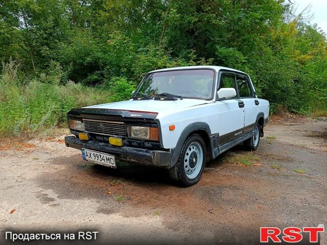 Белый ВАЗ 2105, объемом двигателя 1.3 л и пробегом 100 тыс. км за 720 $, фото 1 на Automoto.ua