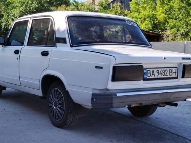 Белый ВАЗ 2105, объемом двигателя 1.2 л и пробегом 949 тыс. км за 1450 $, фото 1 на Automoto.ua