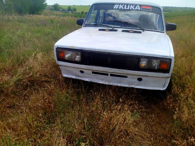Белый ВАЗ 2105, объемом двигателя 1.5 л и пробегом 60 тыс. км за 370 $, фото 1 на Automoto.ua