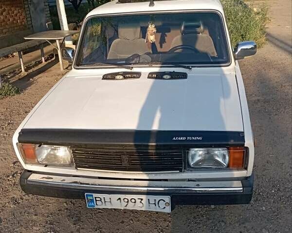 Белый ВАЗ 2105, объемом двигателя 1.45 л и пробегом 156 тыс. км за 900 $, фото 1 на Automoto.ua