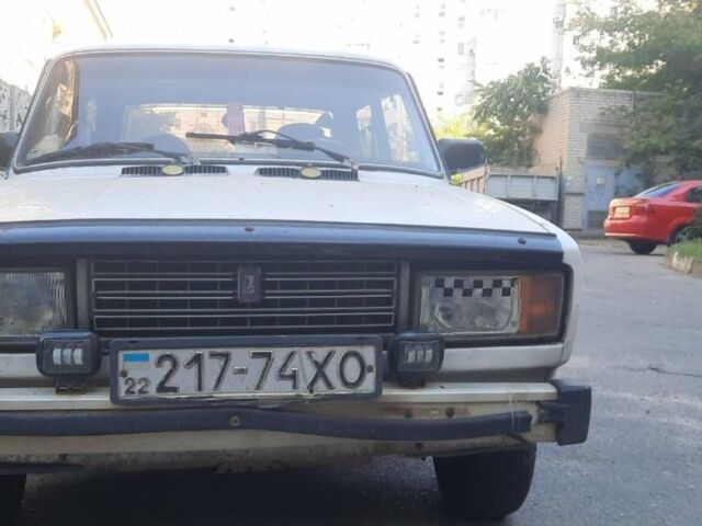 Белый ВАЗ 2105, объемом двигателя 1.5 л и пробегом 150 тыс. км за 1200 $, фото 1 на Automoto.ua
