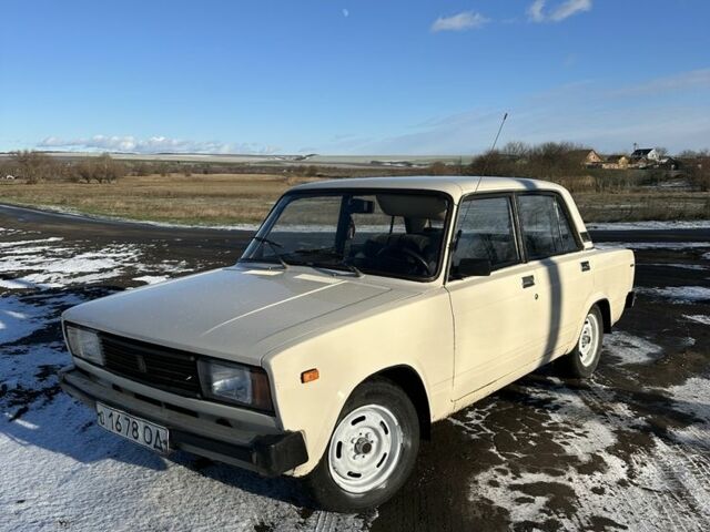 Белый ВАЗ 2105, объемом двигателя 1.2 л и пробегом 40 тыс. км за 900 $, фото 1 на Automoto.ua