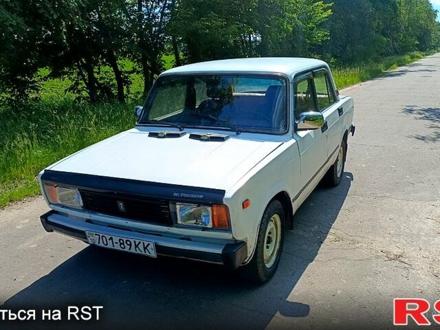 Білий ВАЗ 2105, об'ємом двигуна 1.3 л та пробігом 250 тис. км за 400 $, фото 1 на Automoto.ua