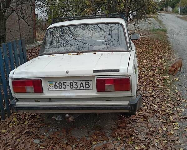 Белый ВАЗ 2105, объемом двигателя 1.5 л и пробегом 100 тыс. км за 238 $, фото 1 на Automoto.ua