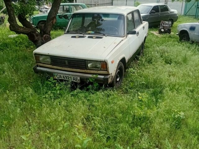 Белый ВАЗ 2105, объемом двигателя 0 л и пробегом 123 тыс. км за 358 $, фото 1 на Automoto.ua