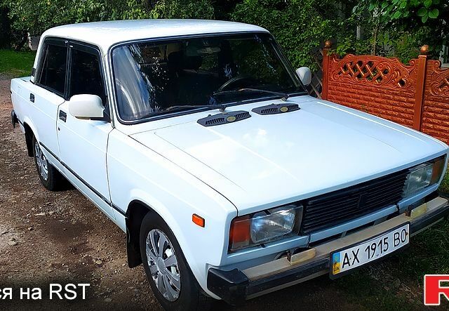 Белый ВАЗ 2105, объемом двигателя 1.3 л и пробегом 700 тыс. км за 1100 $, фото 1 на Automoto.ua