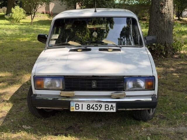 Белый ВАЗ 2105, объемом двигателя 1.5 л и пробегом 100 тыс. км за 699 $, фото 1 на Automoto.ua