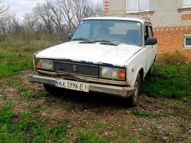 Белый ВАЗ 2105, объемом двигателя 1.5 л и пробегом 250 тыс. км за 400 $, фото 1 на Automoto.ua