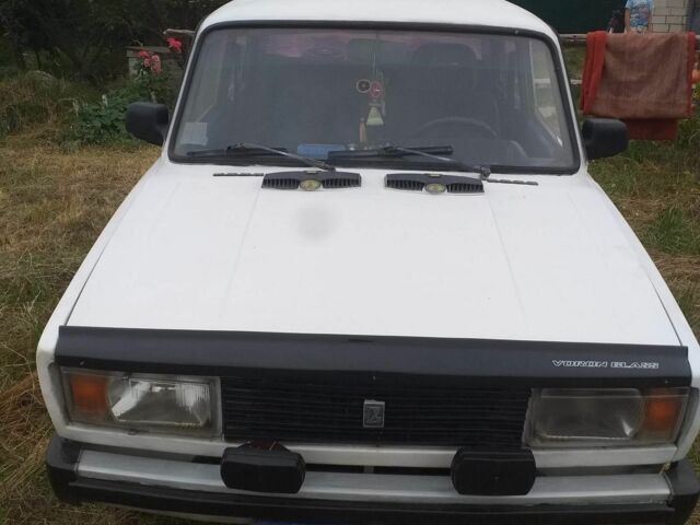 Белый ВАЗ 2105, объемом двигателя 1.5 л и пробегом 78 тыс. км за 485 $, фото 1 на Automoto.ua