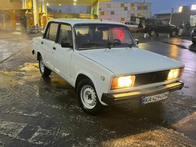 Белый ВАЗ 2105, объемом двигателя 1.5 л и пробегом 19 тыс. км за 1000 $, фото 1 на Automoto.ua