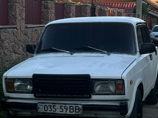 Білий ВАЗ 2105, об'ємом двигуна 1.5 л та пробігом 450 тис. км за 784 $, фото 1 на Automoto.ua