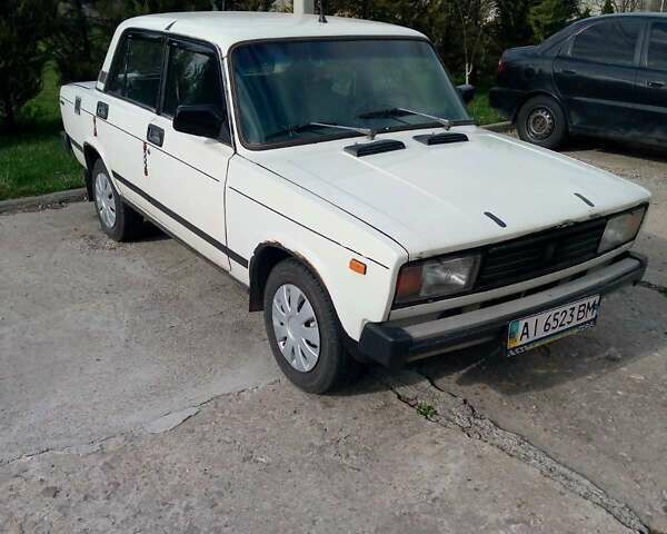 Белый ВАЗ 2105, объемом двигателя 1.2 л и пробегом 26 тыс. км за 1100 $, фото 1 на Automoto.ua