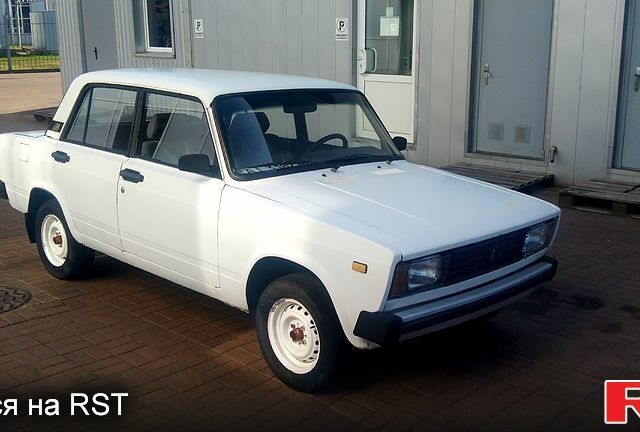 Белый ВАЗ 2105, объемом двигателя 1.3 л и пробегом 100 тыс. км за 1100 $, фото 1 на Automoto.ua