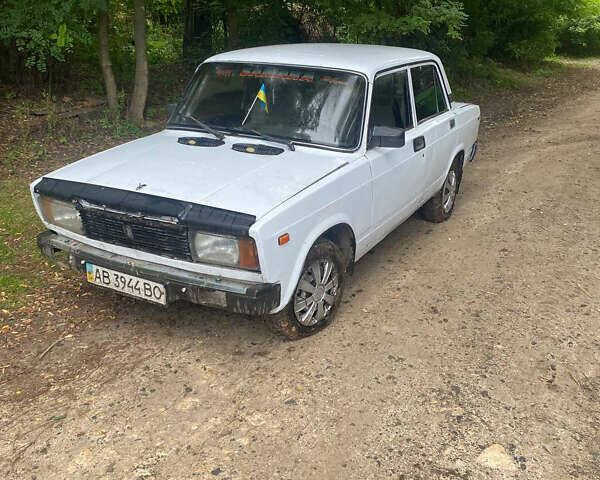 Белый ВАЗ 2105, объемом двигателя 1.3 л и пробегом 10 тыс. км за 450 $, фото 1 на Automoto.ua
