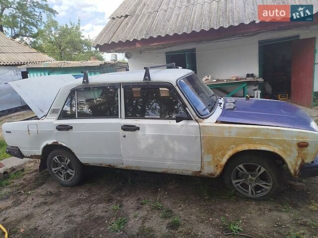Белый ВАЗ 2105, объемом двигателя 1.29 л и пробегом 902 тыс. км за 500 $, фото 1 на Automoto.ua