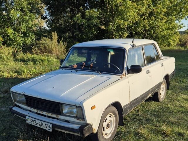 Белый ВАЗ 2105, объемом двигателя 0 л и пробегом 111 тыс. км за 303 $, фото 1 на Automoto.ua