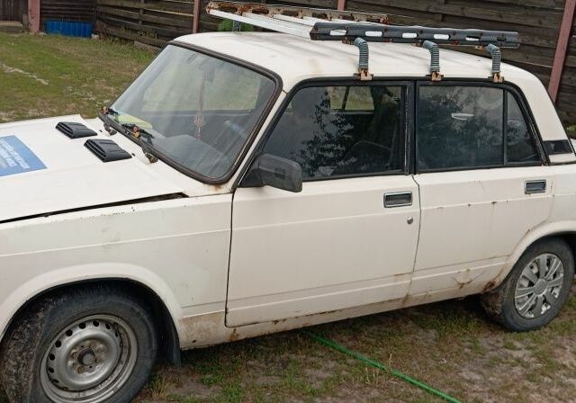 Белый ВАЗ 2105, объемом двигателя 0 л и пробегом 123 тыс. км за 487 $, фото 1 на Automoto.ua