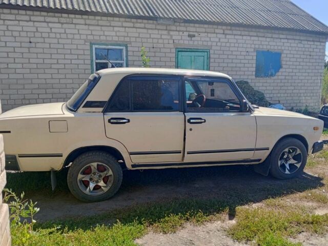 Білий ВАЗ 2105, об'ємом двигуна 1.7 л та пробігом 80 тис. км за 15000 $, фото 1 на Automoto.ua