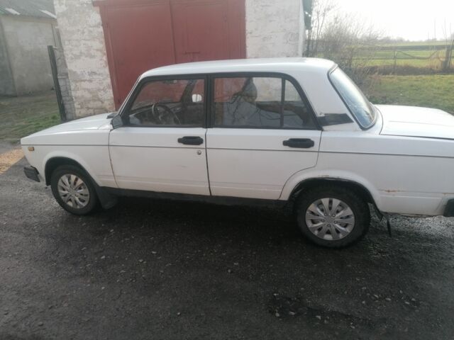 Білий ВАЗ 2105, об'ємом двигуна 0 л та пробігом 100 тис. км за 300 $, фото 1 на Automoto.ua