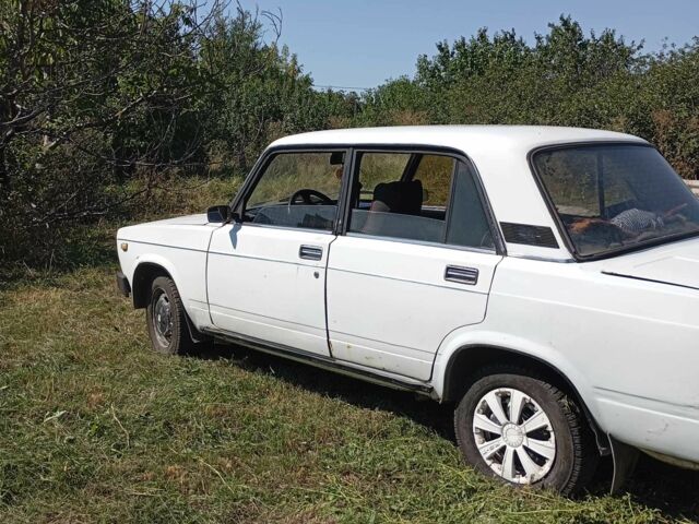 Білий ВАЗ 2105, об'ємом двигуна 1.6 л та пробігом 120 тис. км за 750 $, фото 1 на Automoto.ua