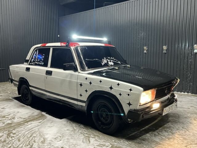 Білий ВАЗ 2105, об'ємом двигуна 1.5 л та пробігом 250 тис. км за 550 $, фото 1 на Automoto.ua