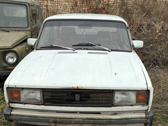 Белый ВАЗ 2105, объемом двигателя 0 л и пробегом 100 тыс. км за 239 $, фото 1 на Automoto.ua