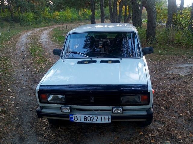 Белый ВАЗ 2105, объемом двигателя 1.3 л и пробегом 60 тыс. км за 1000 $, фото 1 на Automoto.ua