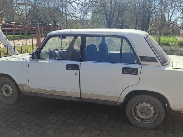 Белый ВАЗ 2105, объемом двигателя 1 л и пробегом 94 тыс. км за 550 $, фото 1 на Automoto.ua