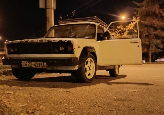 Белый ВАЗ 2105, объемом двигателя 1.5 л и пробегом 61 тыс. км за 449 $, фото 1 на Automoto.ua