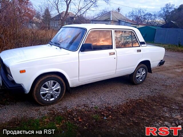 Белый ВАЗ 2105, объемом двигателя 1.5 л и пробегом 0 тыс. км за 750 $, фото 1 на Automoto.ua