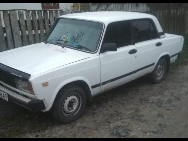 Белый ВАЗ 2105, объемом двигателя 1.2 л и пробегом 150 тыс. км за 500 $, фото 1 на Automoto.ua