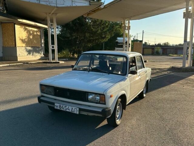 Белый ВАЗ 2105, объемом двигателя 1.5 л и пробегом 40 тыс. км за 852 $, фото 1 на Automoto.ua