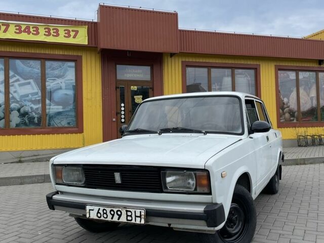 Белый ВАЗ 2105, объемом двигателя 1.2 л и пробегом 77 тыс. км за 561 $, фото 1 на Automoto.ua