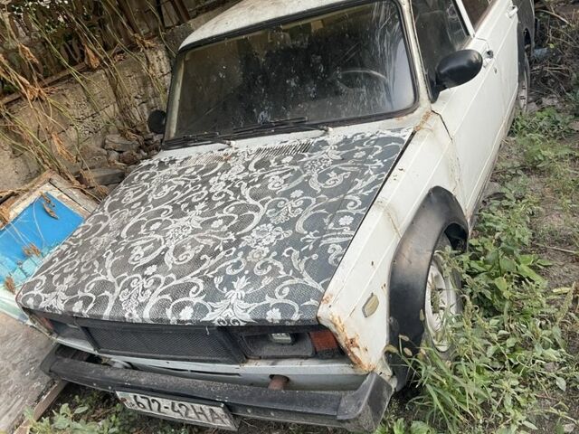 Білий ВАЗ 2105, об'ємом двигуна 1.5 л та пробігом 61 тис. км за 344 $, фото 1 на Automoto.ua