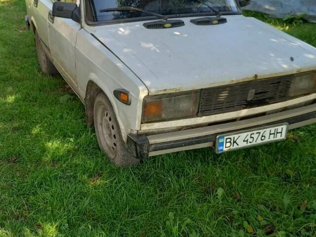 Білий ВАЗ 2105, об'ємом двигуна 1.3 л та пробігом 500 тис. км за 400 $, фото 1 на Automoto.ua