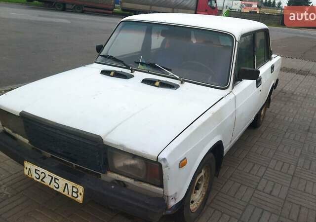 Белый ВАЗ 2105, объемом двигателя 1.3 л и пробегом 99 тыс. км за 555 $, фото 1 на Automoto.ua