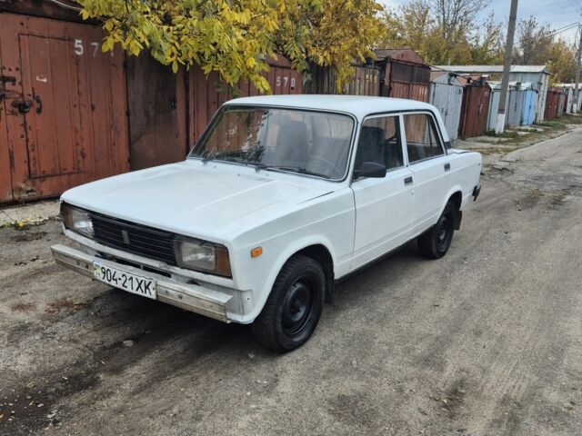 Білий ВАЗ 2105, об'ємом двигуна 1.2 л та пробігом 220 тис. км за 450 $, фото 1 на Automoto.ua