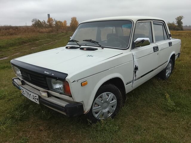 Белый ВАЗ 2105, объемом двигателя 1.5 л и пробегом 1 тыс. км за 650 $, фото 1 на Automoto.ua