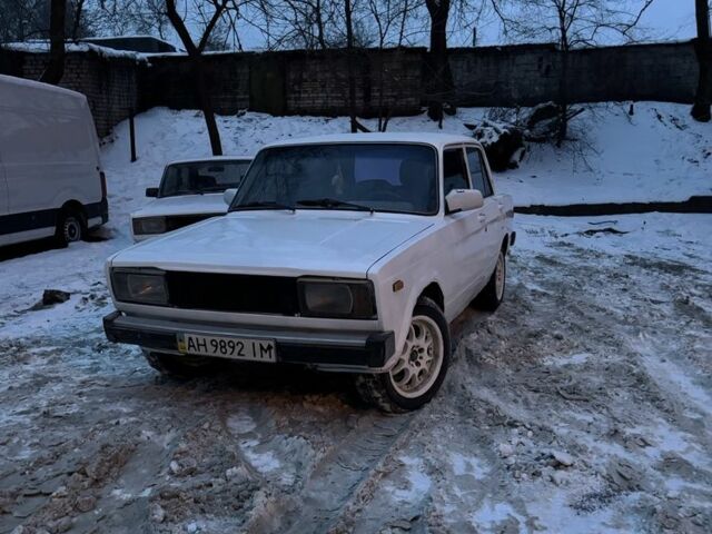 Белый ВАЗ 2105, объемом двигателя 0 л и пробегом 200 тыс. км за 464 $, фото 1 на Automoto.ua