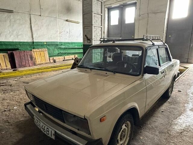 Білий ВАЗ 2105, об'ємом двигуна 1.5 л та пробігом 10 тис. км за 750 $, фото 1 на Automoto.ua