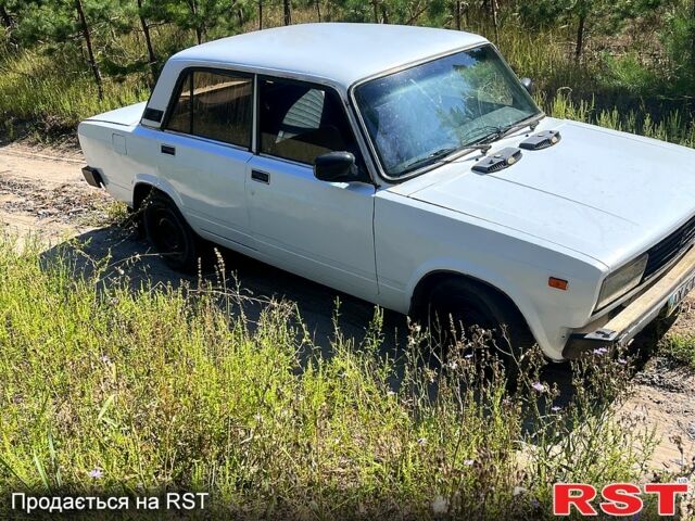 Білий ВАЗ 2105, об'ємом двигуна 1.5 л та пробігом 128 тис. км за 650 $, фото 1 на Automoto.ua