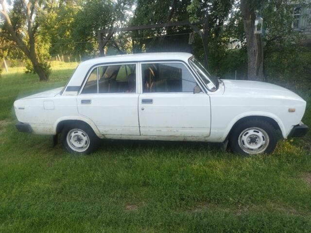 Белый ВАЗ 2105, объемом двигателя 0 л и пробегом 90 тыс. км за 607 $, фото 1 на Automoto.ua