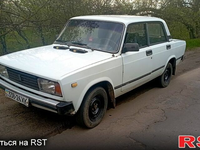 Белый ВАЗ 2105, объемом двигателя 1.5 л и пробегом 0 тыс. км за 860 $, фото 1 на Automoto.ua