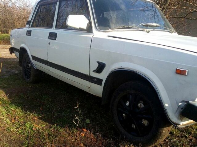 Белый ВАЗ 2105, объемом двигателя 1.5 л и пробегом 0 тыс. км за 470 $, фото 1 на Automoto.ua