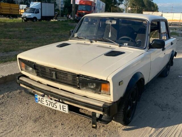 Белый ВАЗ 2105, объемом двигателя 1.2 л и пробегом 999 тыс. км за 684 $, фото 1 на Automoto.ua