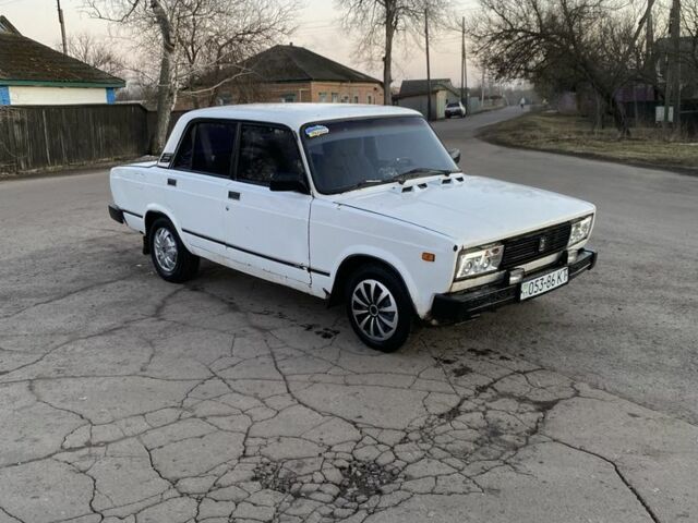 Белый ВАЗ 2105, объемом двигателя 0 л и пробегом 100 тыс. км за 750 $, фото 1 на Automoto.ua