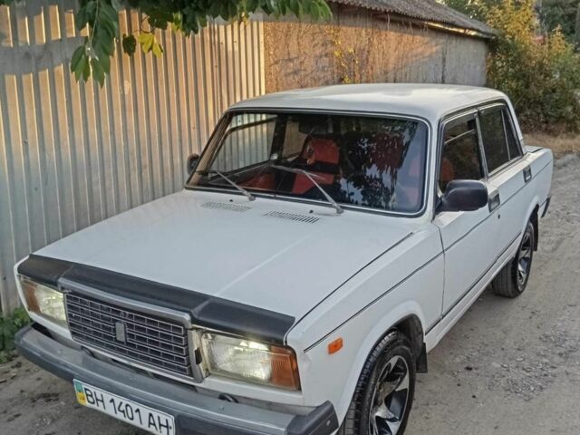 Белый ВАЗ 2105, объемом двигателя 3 л и пробегом 50 тыс. км за 749 $, фото 1 на Automoto.ua