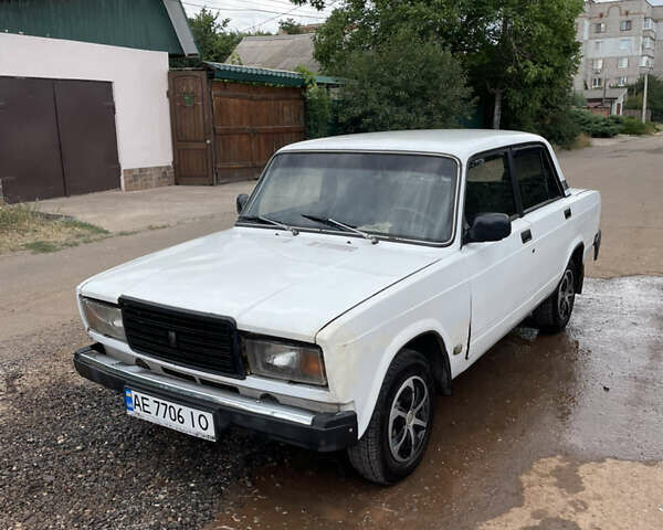 Белый ВАЗ 2105, объемом двигателя 1.3 л и пробегом 99 тыс. км за 800 $, фото 1 на Automoto.ua