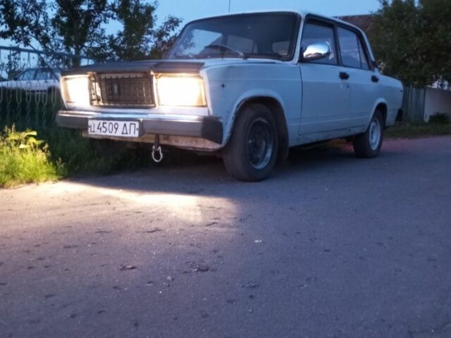 Белый ВАЗ 2105, объемом двигателя 0 л и пробегом 84 тыс. км за 339 $, фото 1 на Automoto.ua