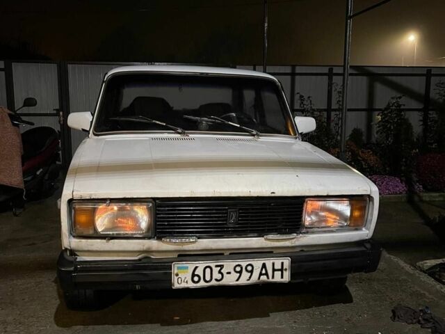 Белый ВАЗ 2105, объемом двигателя 2 л и пробегом 100 тыс. км за 332 $, фото 1 на Automoto.ua